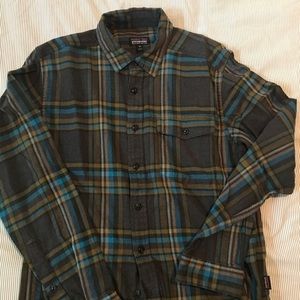 Patagonia lightweight fjord flannel men’s extra small excellent used condition.
